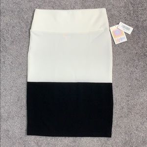 LuLaRoe black and white Cassie skirt size S NWT